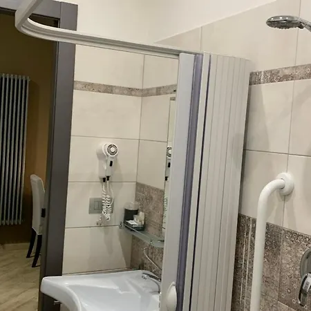 Affittacamere Ughetti 21 2*