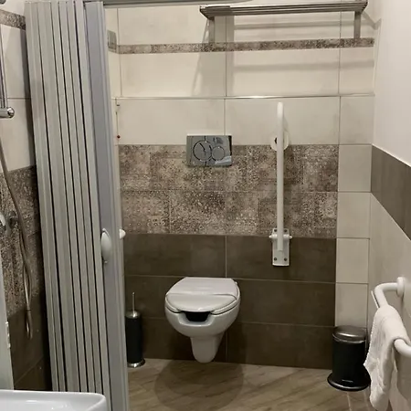 Affittacamere Ughetti 21 2*